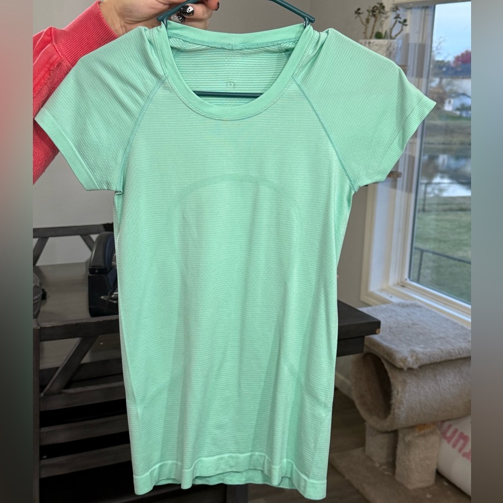 Lululemon Swiftly tech